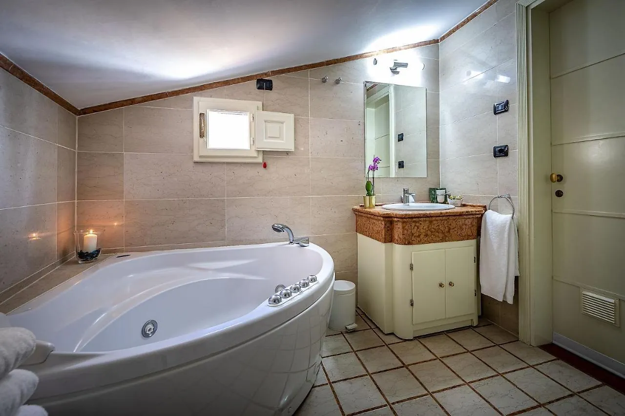 פירנצה Palazzo Gamba Apartments Al Duomo 4*,