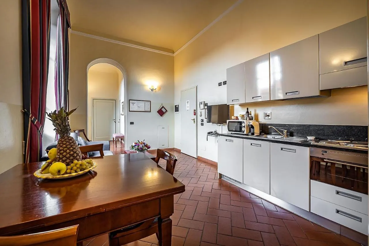 פירנצה Palazzo Gamba Apartments Al Duomo 4*,