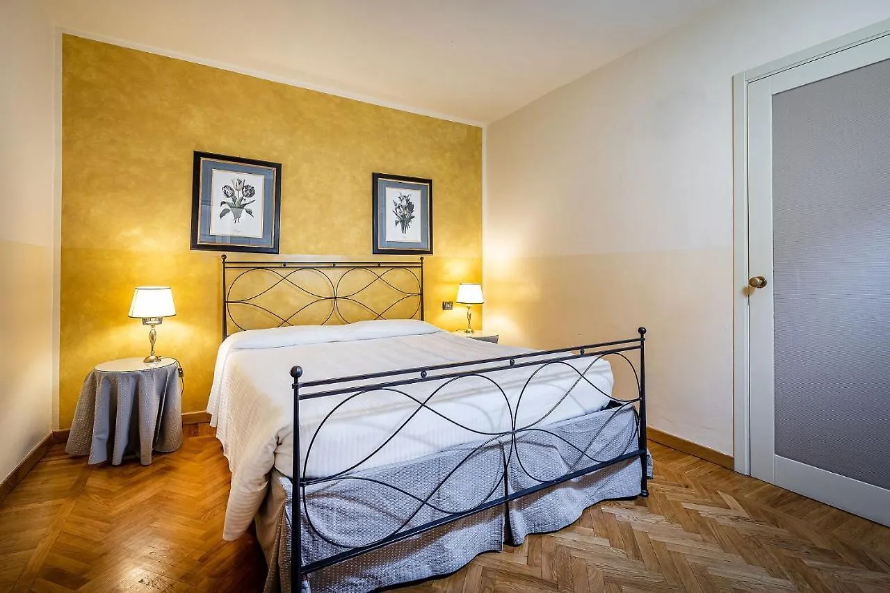 Palazzo Gamba Apartments Al Duomo Florens Lägenhetshotell